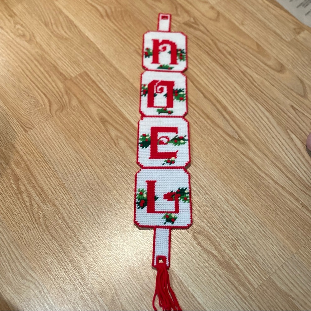 Vintage NOEL Christmas‎ plastic canvas hanging decor